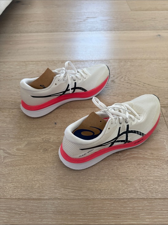 Asics Shoes - ASICS MAGIC SPEED 3 Running Shoes